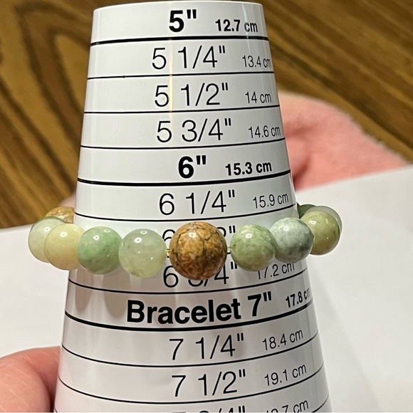 Gemstone elastic bead bracelet, quartz, emerald jewelry - Picture 5 of 7